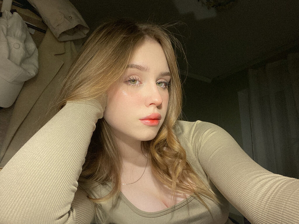 NoelleJones></p>

       
    </div>
    </div>
</div>
<div class=
